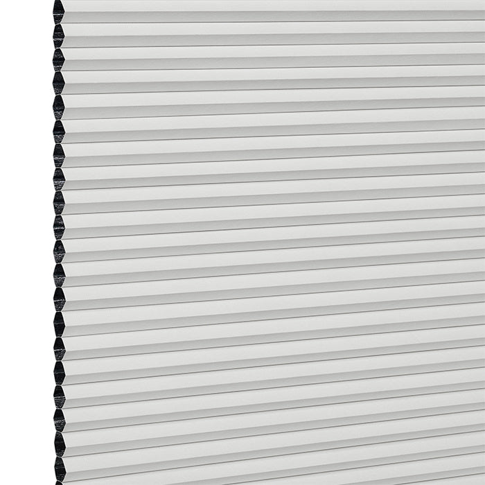 Stoffmuster DUETTE® Fixé FR Dark P47914 in Weiß – abdunkelnd